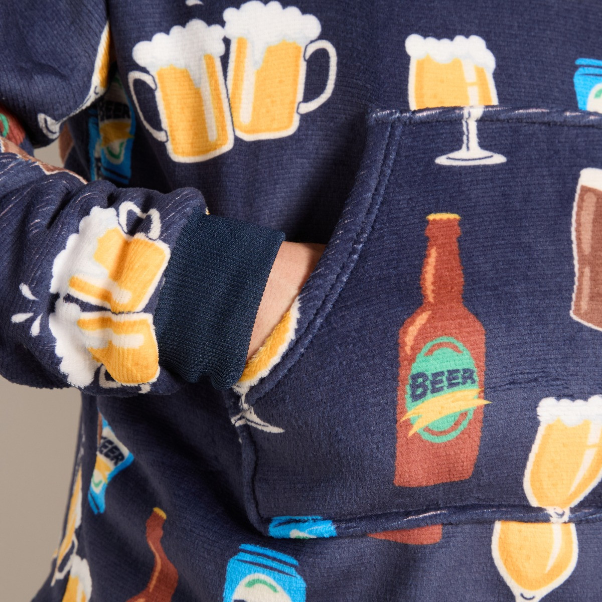 OHS Men's Beer Print Fleece Hoodie Loungewear Set - Navy>