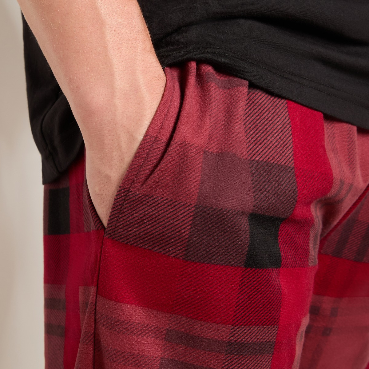 OHS Men's Check T-shirt Pyjama Set - Red >
