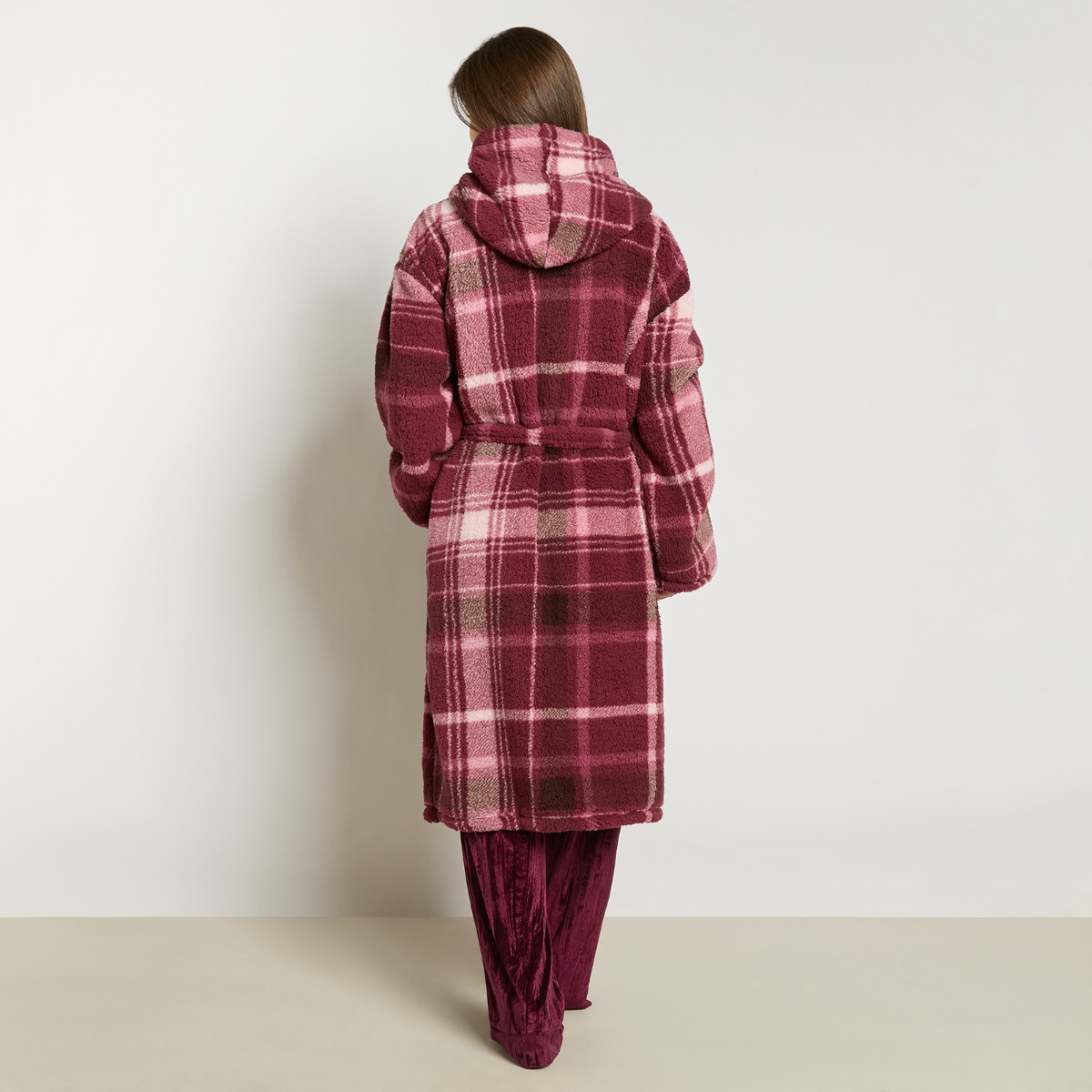 OHS Tartan Check Print Teddy Dressing Gown - Burgundy>