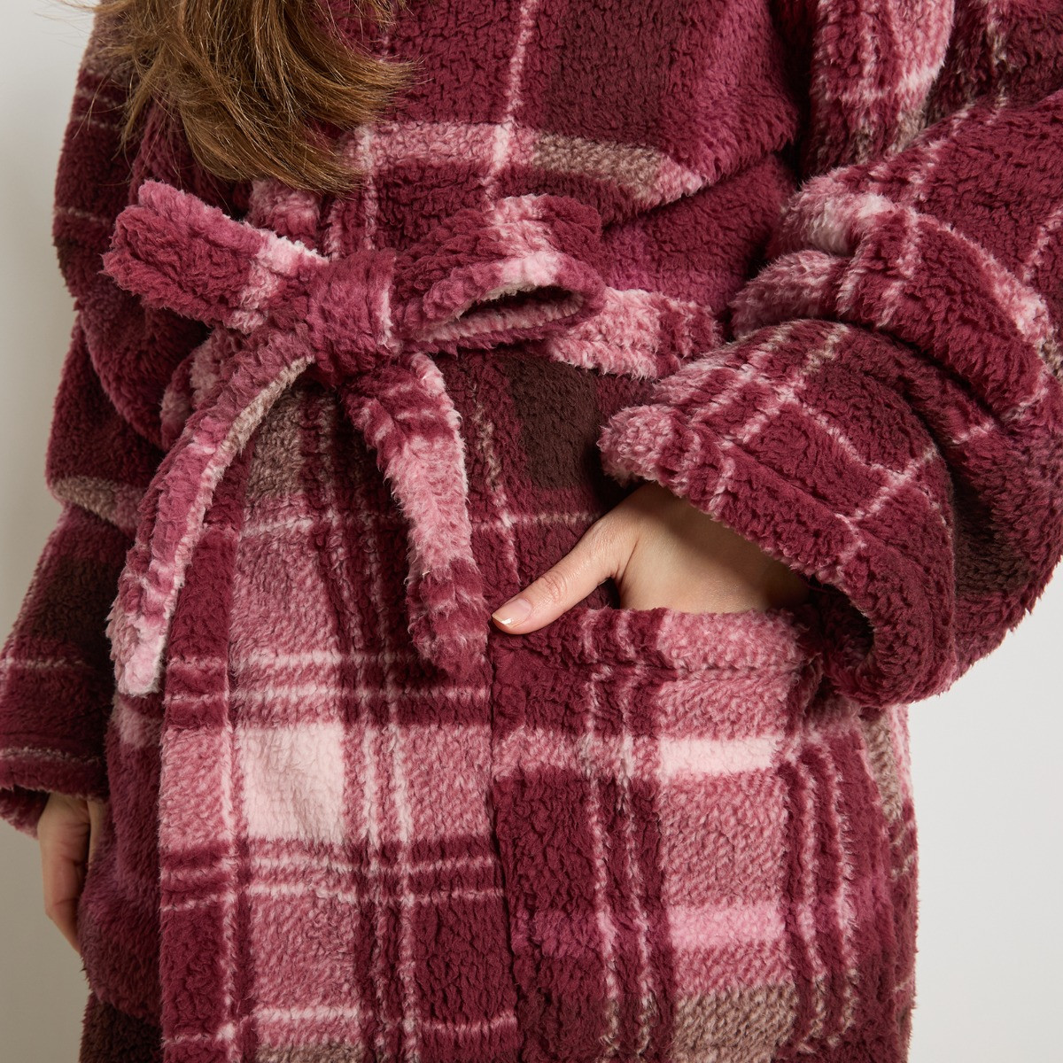 OHS Tartan Check Print Teddy Dressing Gown - Burgundy>