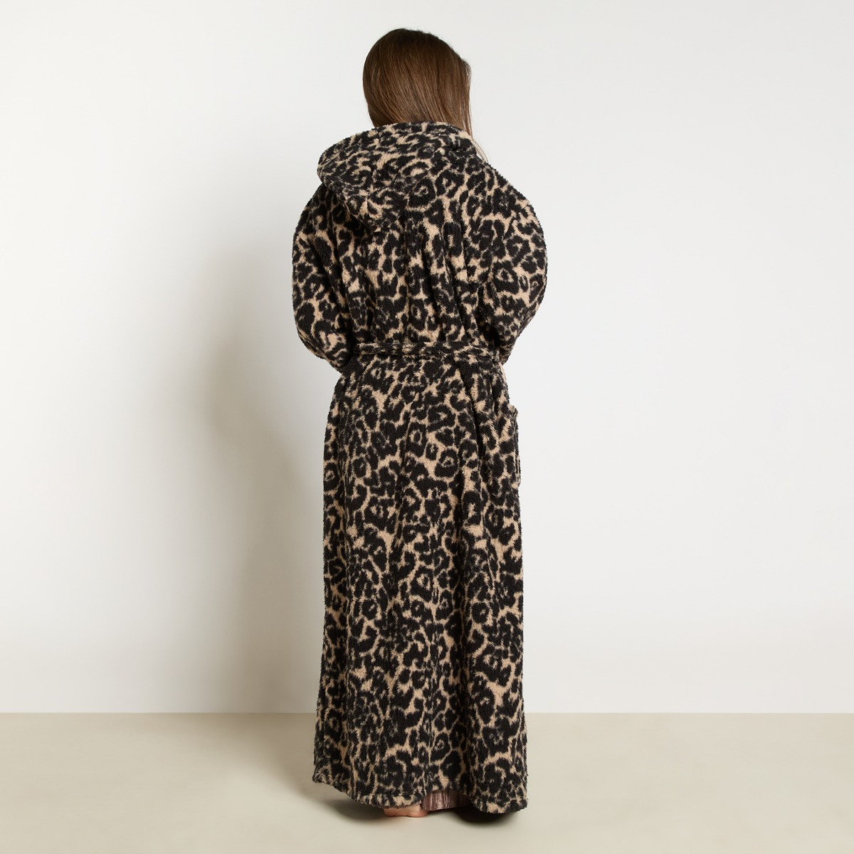 OHS Leopard Teddy Fleece Floor Length Dressing Gown - Natural>