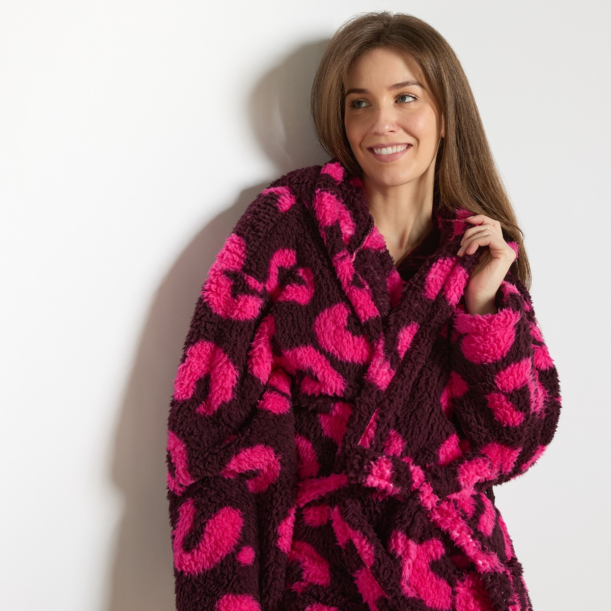 OHS Abstract Leopard Teddy Fleece Floor Length Dressing Gown - Burgundy/Hot Pink>