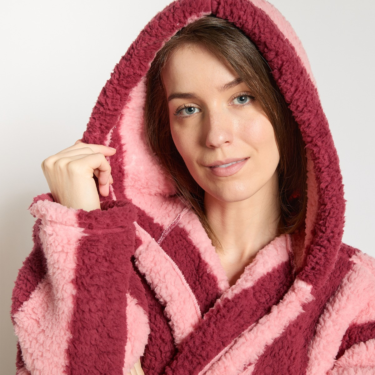 OHS Stripe Teddy Fleece Floor Length Dressing Gown - Pink/Burgundy>