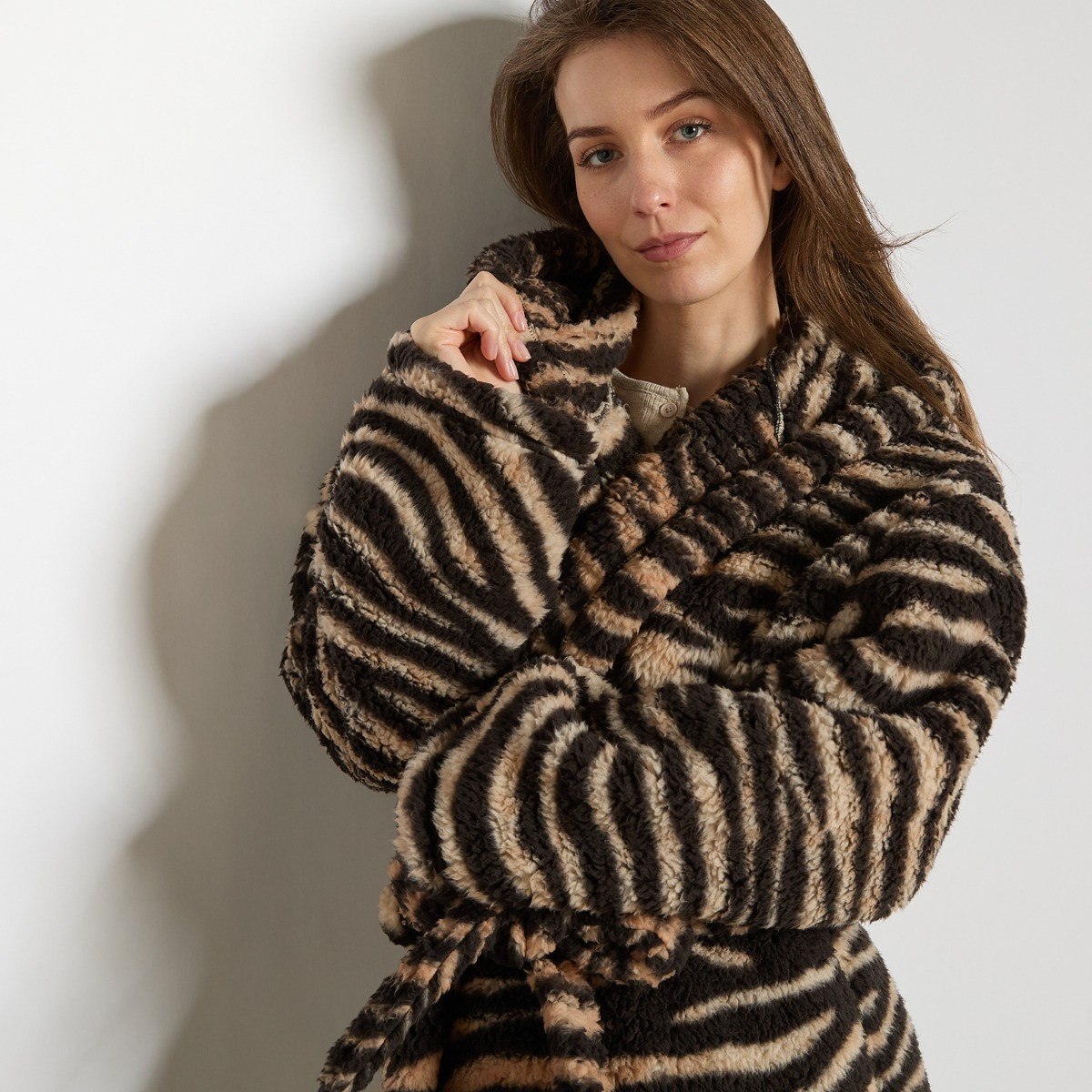 OHS Zebra Teddy Fleece Floor Length Dressing Gown - Natural>