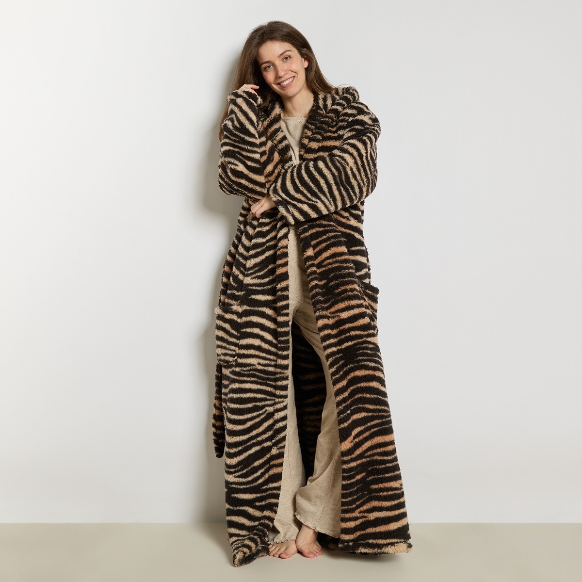 OHS Zebra Teddy Fleece Floor Length Dressing Gown - Natural>