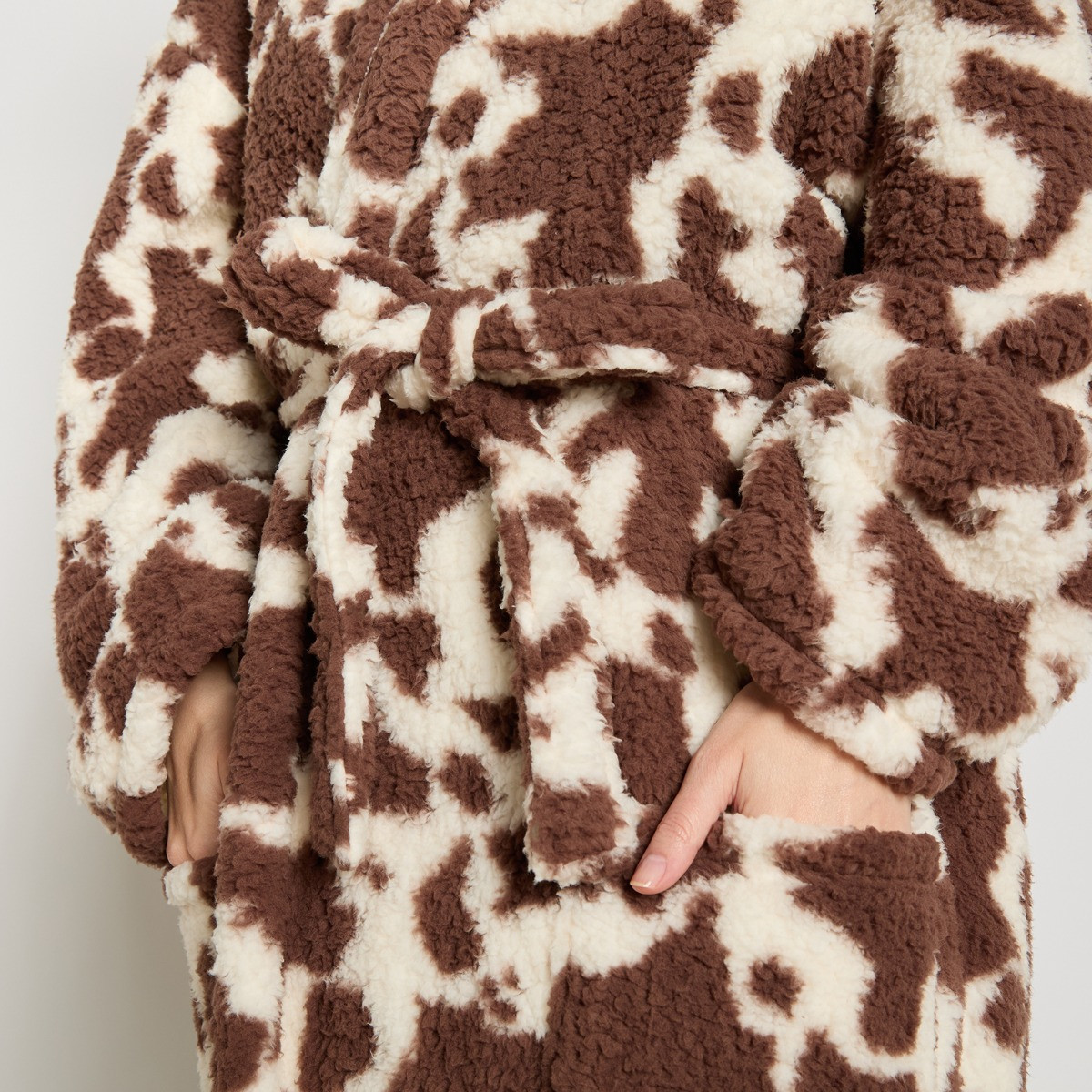 OHS Cow Teddy Fleece Floor Length Dressing Gown - Brown/White>