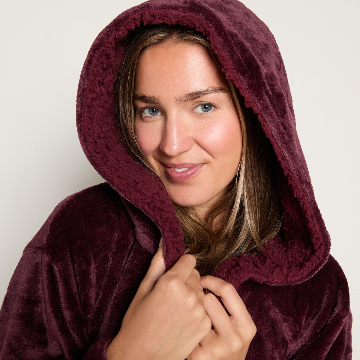 OHS Flannel Fleece Dressing Gown - Burgundy>