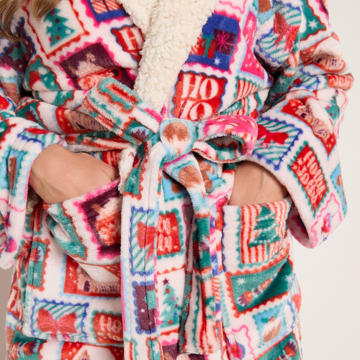 OHS Christmas Postcards Print Dressing Gown - Multi>