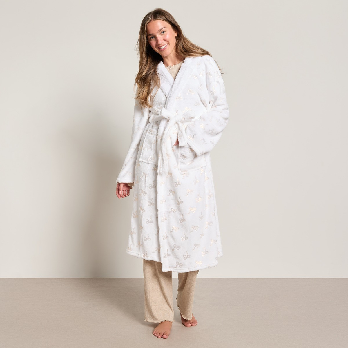 OHS Bow Print Dressing Gown - Cream/Gold>