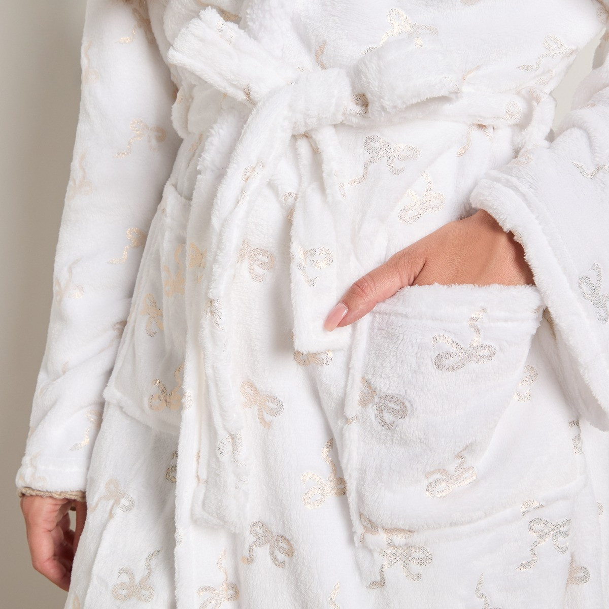 OHS Bow Print Dressing Gown - Cream/Gold>