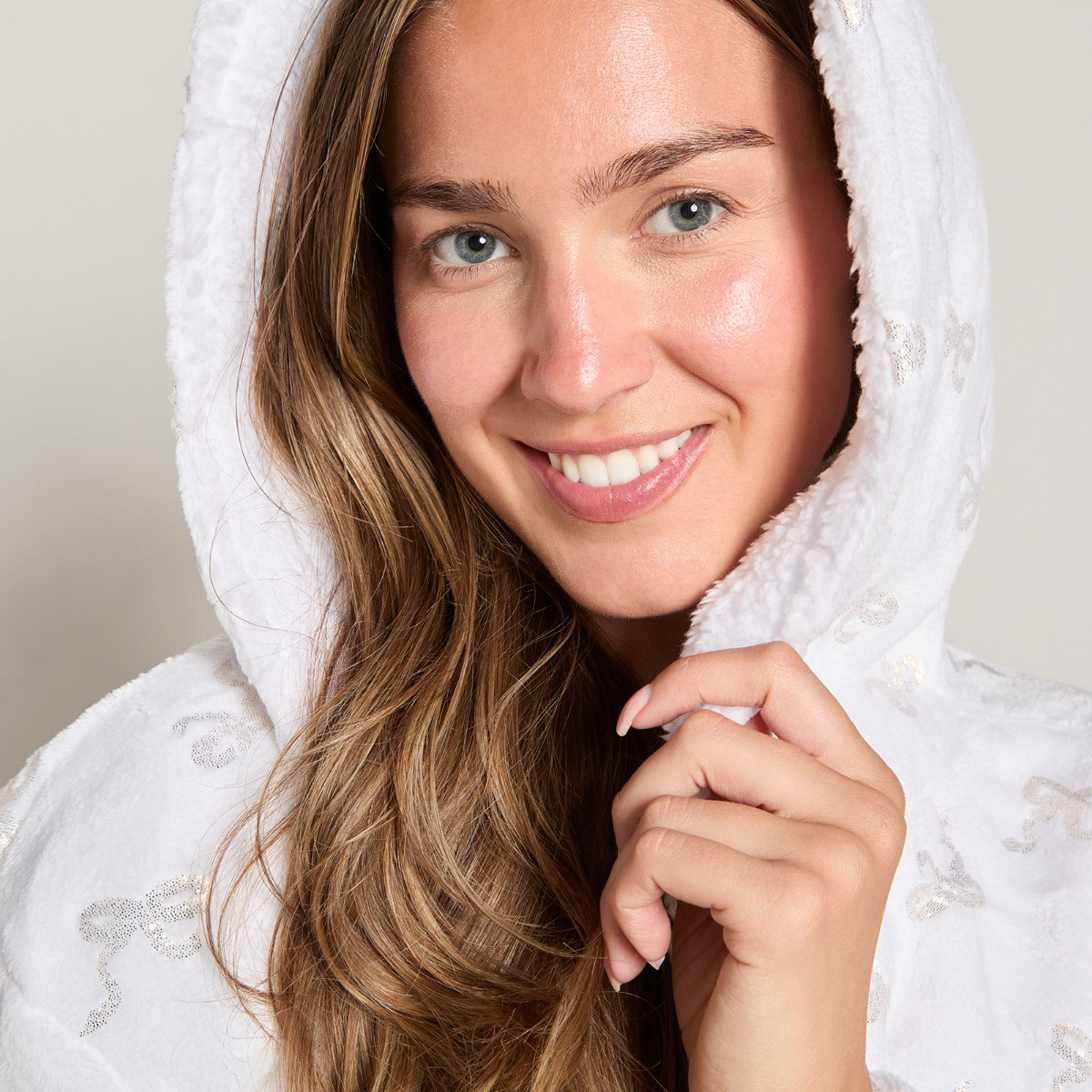OHS Bow Print Dressing Gown - Cream/Gold>