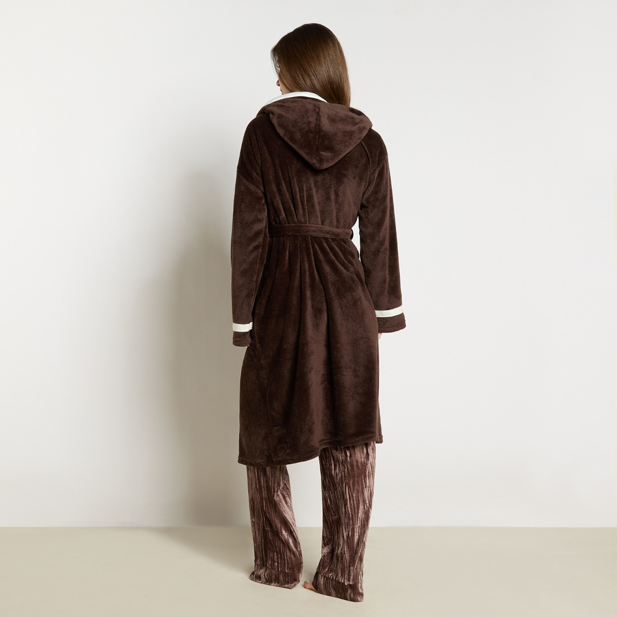 OHS Flannel Fleece Piped Edge Dressing Gown, Adults - Chocolate/White>