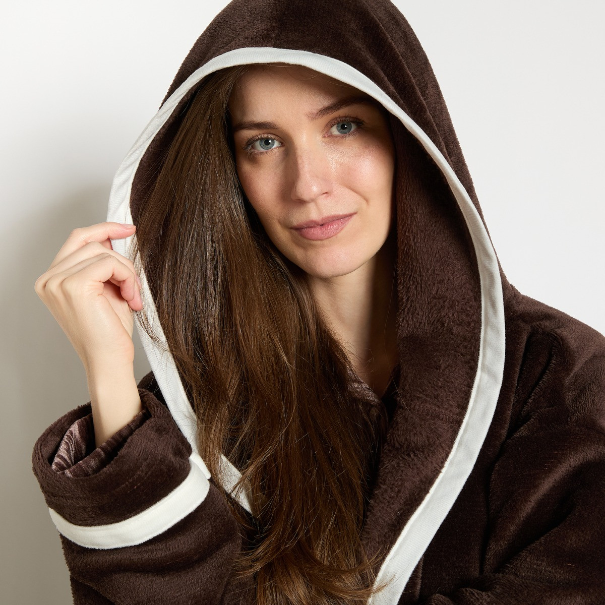 OHS Flannel Fleece Piped Edge Dressing Gown, Adults - Chocolate/White>