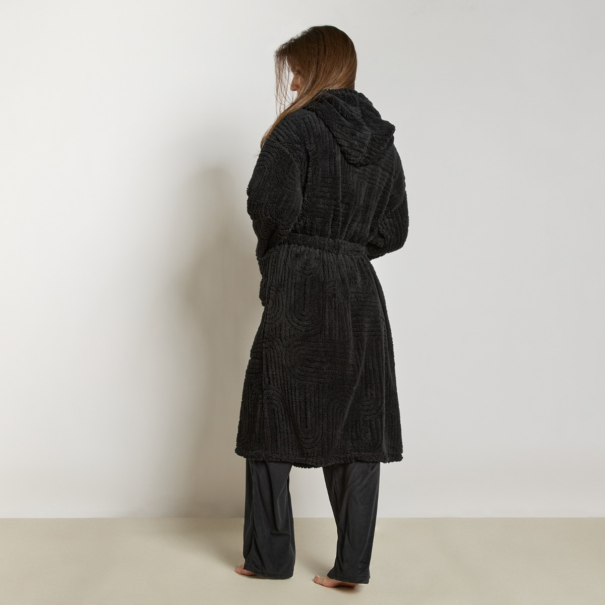 OHS Tufted Arches Fleece Dressing Gown, Adults - Black>