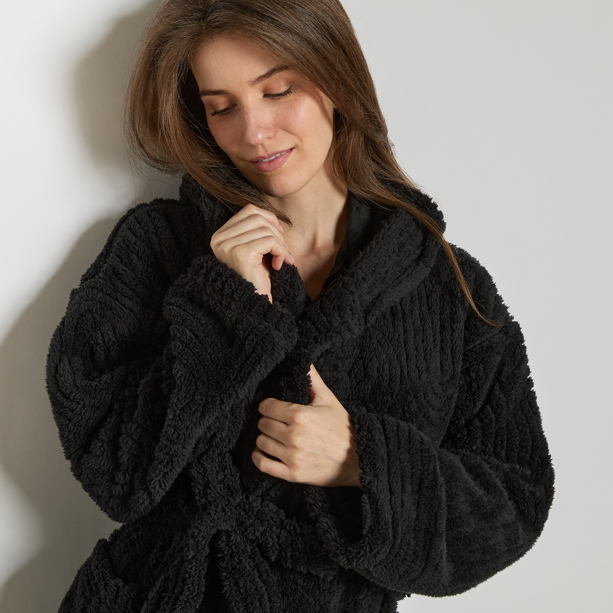 OHS Tufted Arches Fleece Dressing Gown, Adults - Black>
