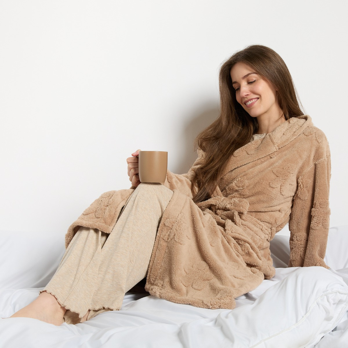 OHS Tufted Gingerbread Man Teddy Fleece Dressing Gown - Beige>