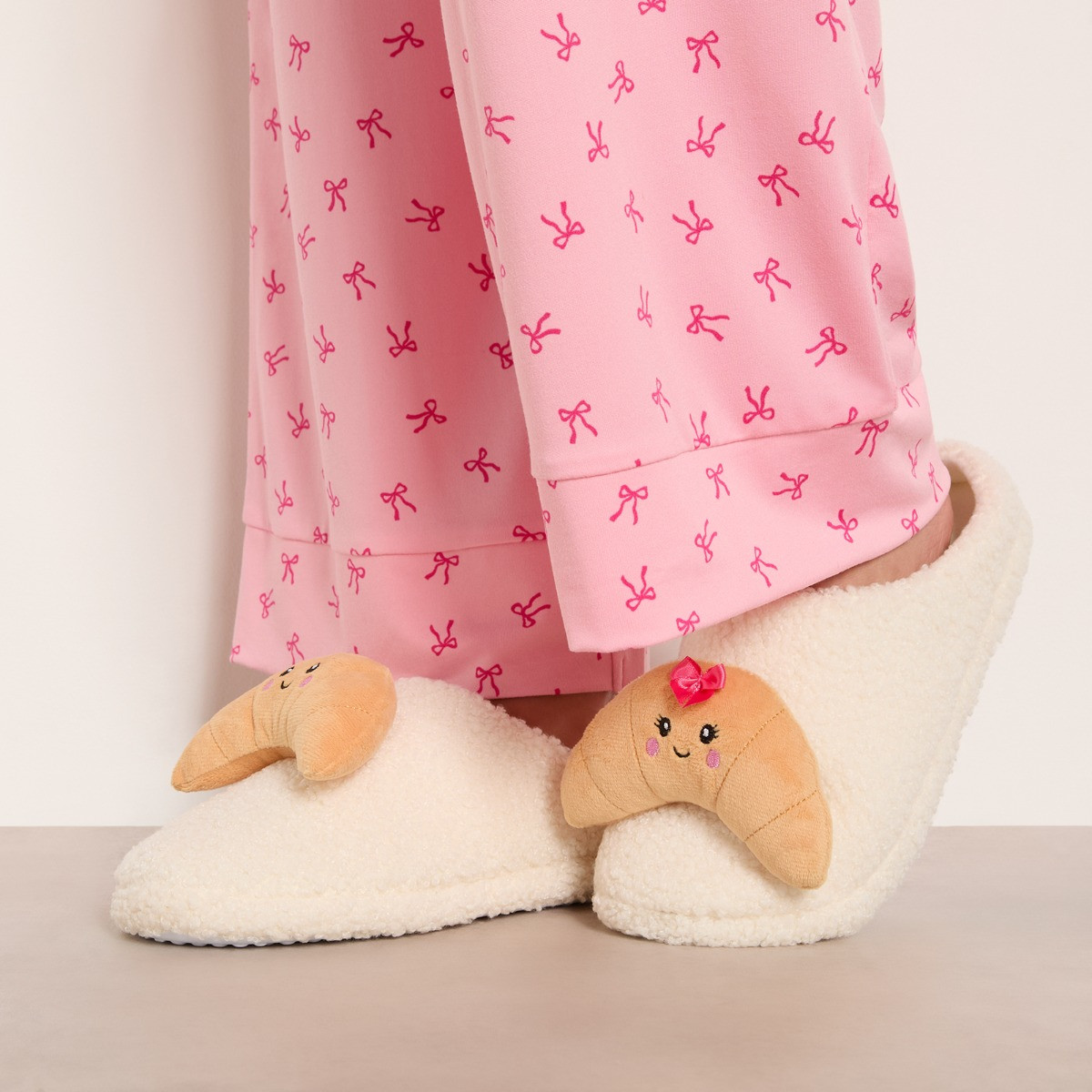 OHS Mr & Mrs Croissant Boucle Slippers - Cream>