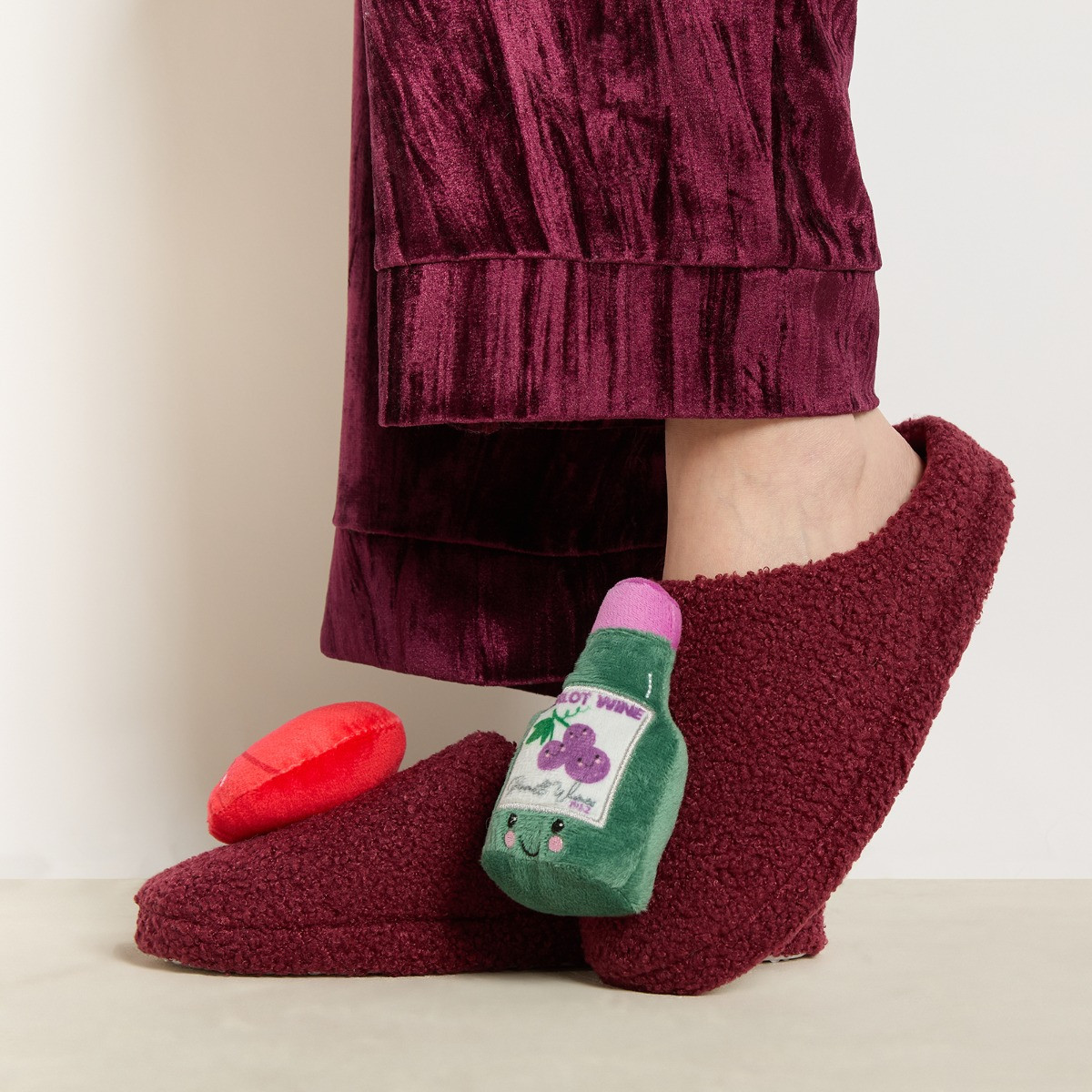 OHS Cheese & Wine Boucle Slippers - Burgundy>