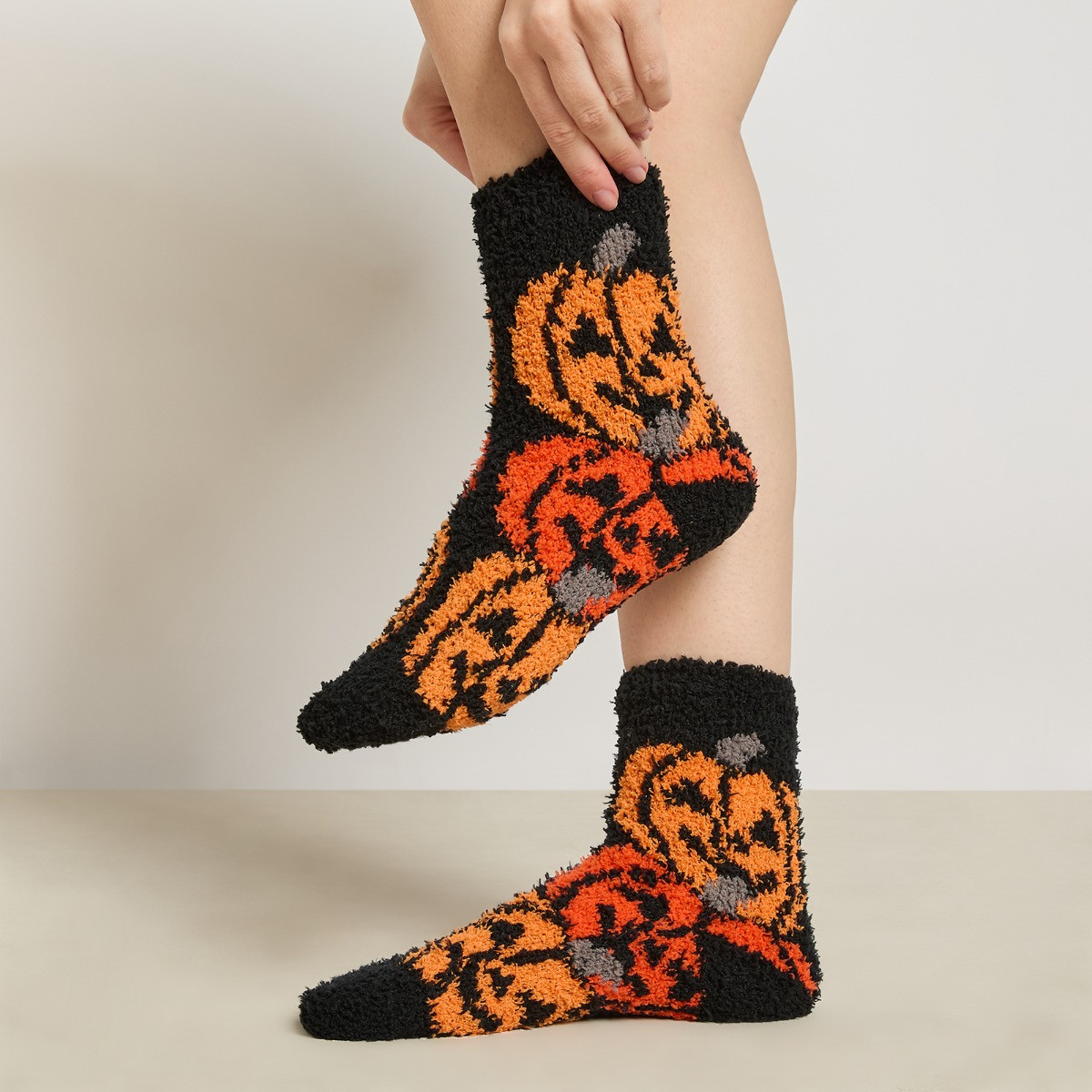 OHS Halloween Sweetie Pies Fluffy Fleece Socks, Black - 3 Pack>