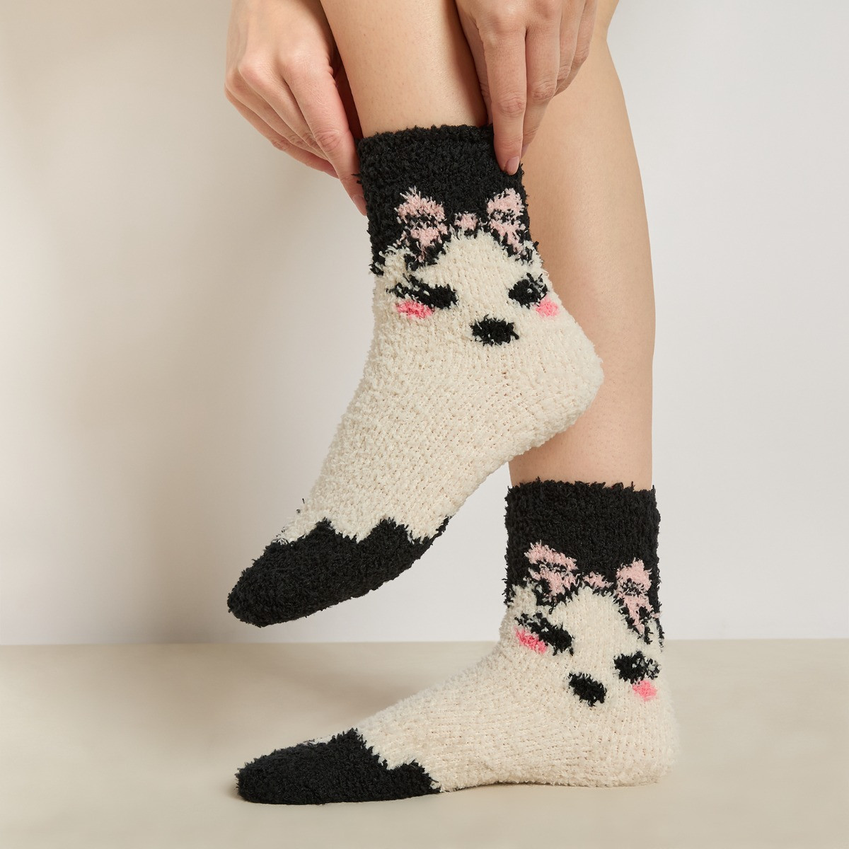 OHS Halloween Sweetie Pies Fluffy Fleece Socks, Black - 3 Pack>