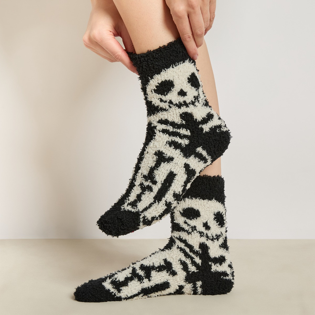 OHS Halloween Sweetie Pies Fluffy Fleece Socks, Black - 3 Pack>
