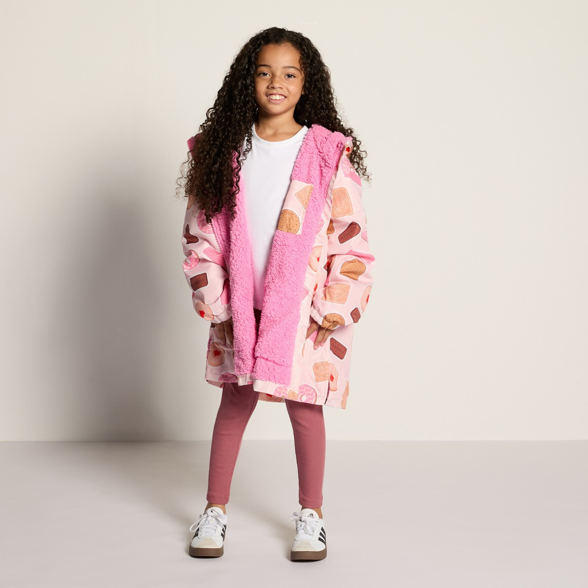 OHS Kids Water Resistant Biscuit Print Sherpa Drying Robe - Pink>