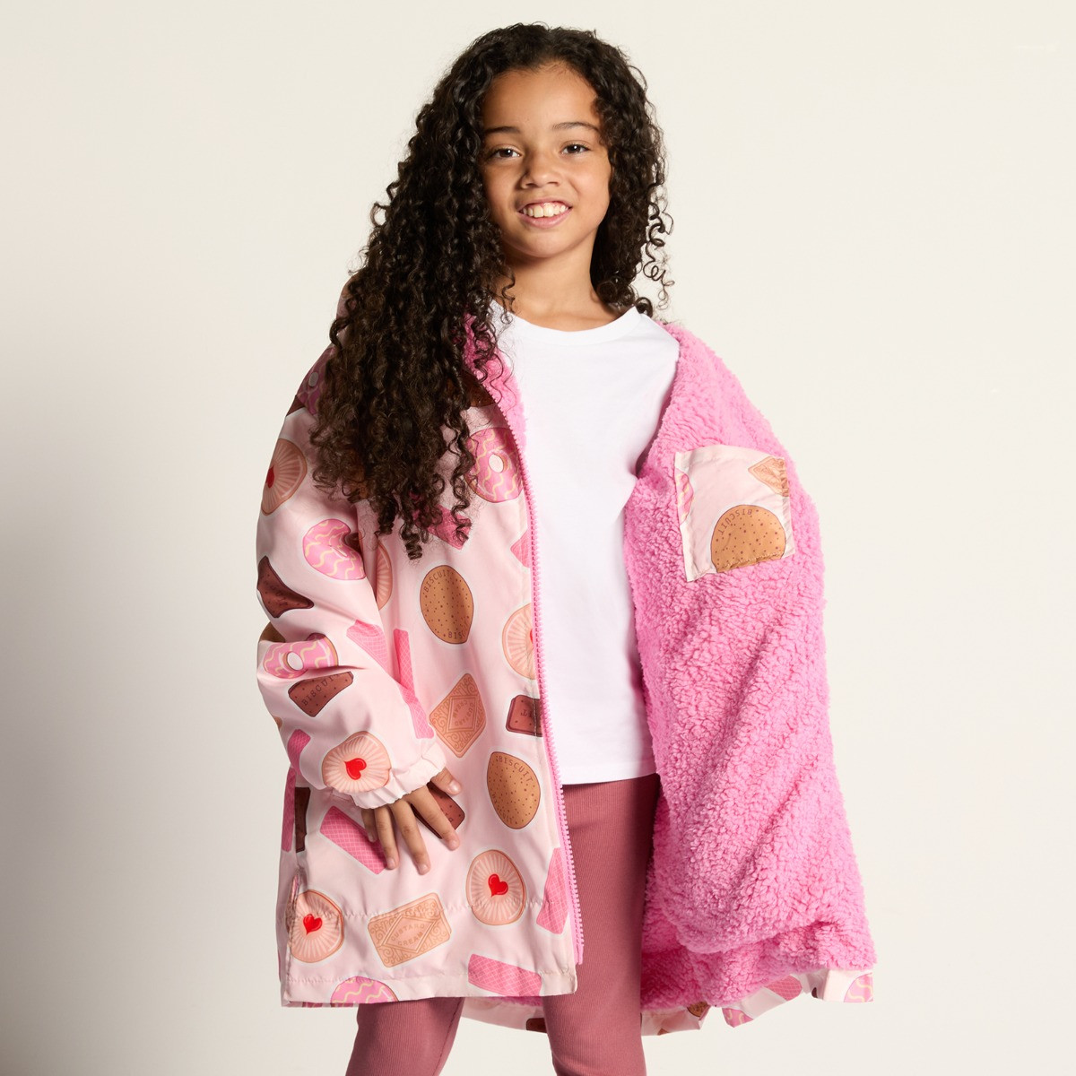 OHS Kids Water Resistant Biscuit Print Sherpa Drying Robe - Pink>
