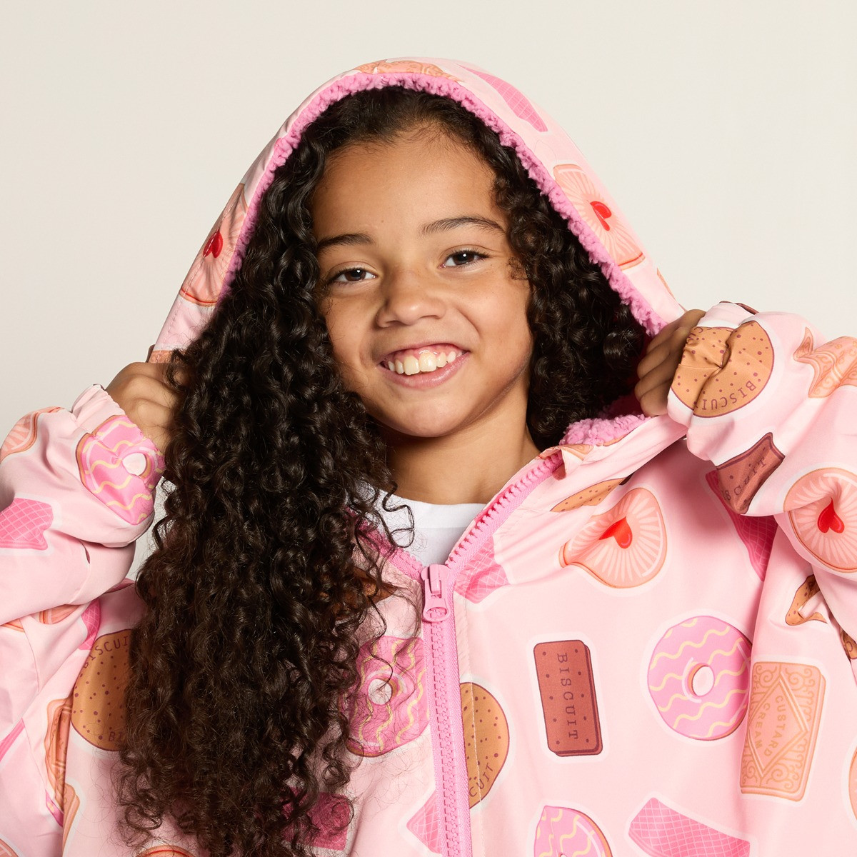 OHS Kids Water Resistant Biscuit Print Sherpa Drying Robe - Pink>