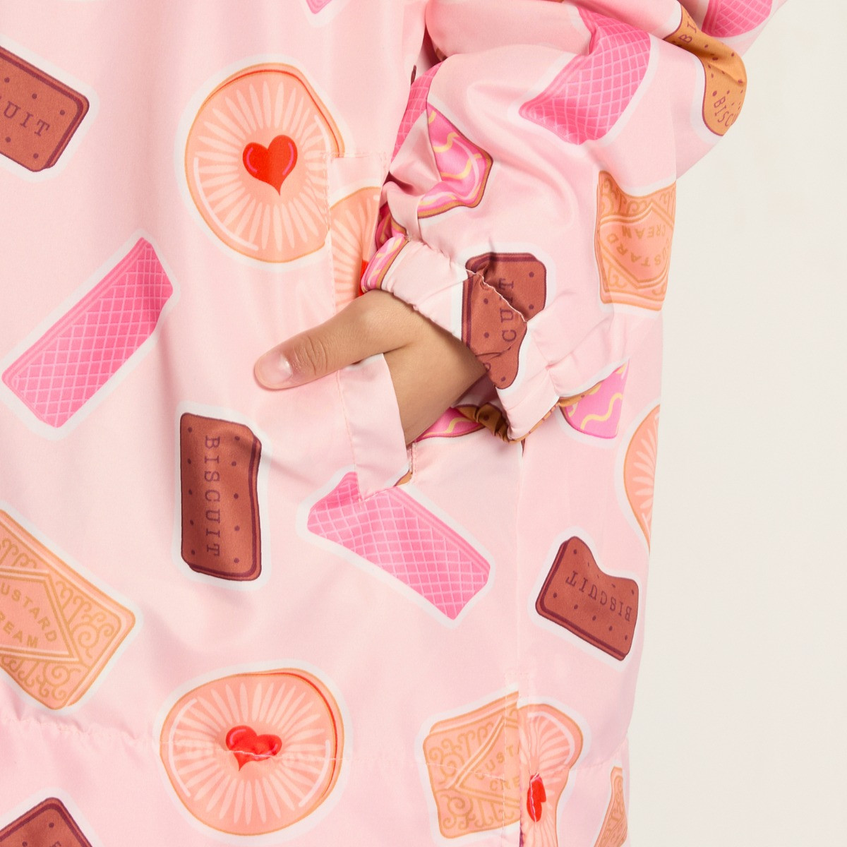 OHS Kids Water Resistant Biscuit Print Sherpa Drying Robe - Pink>