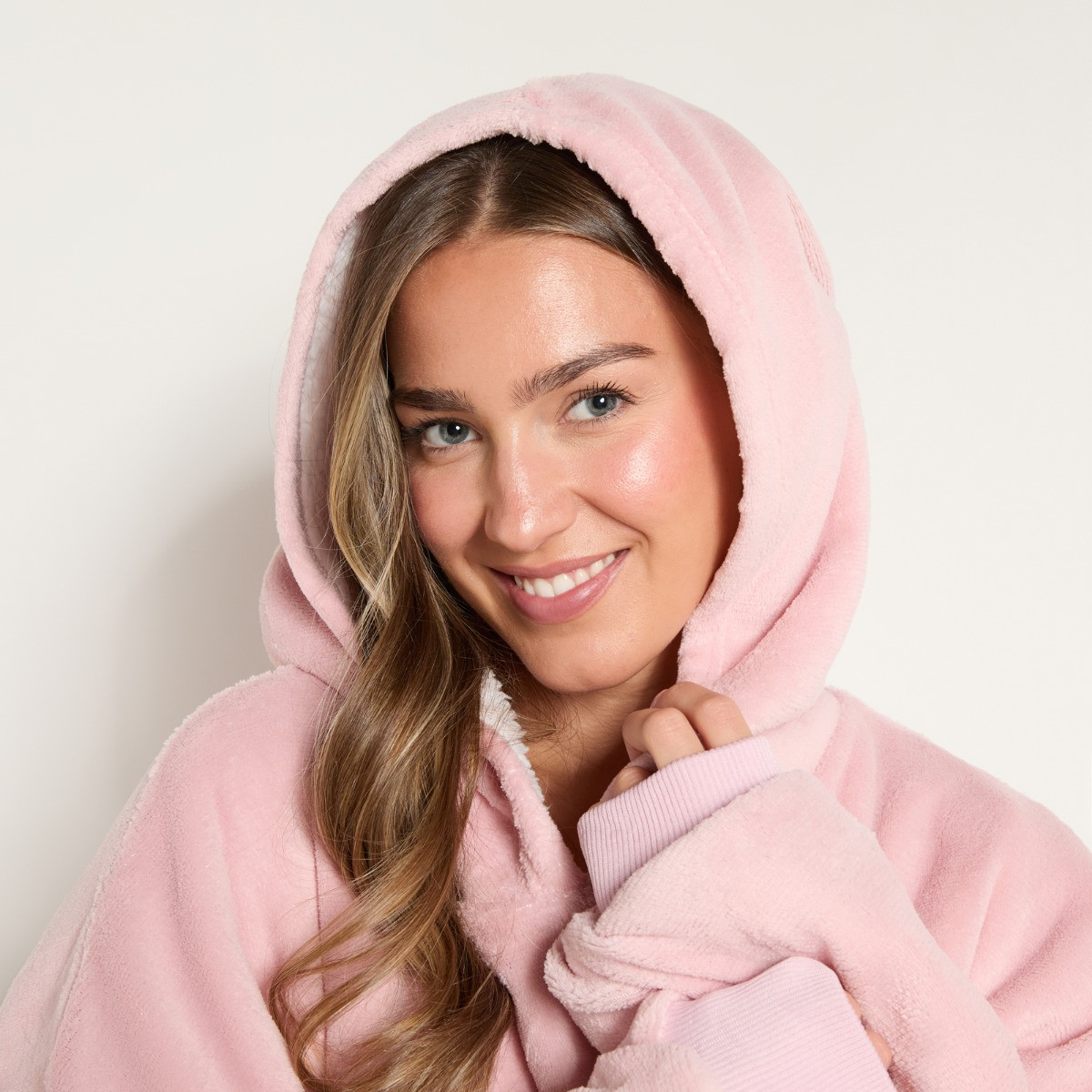 OHS Extra-Long Electric Heated Hoodie Blanket - Blush>