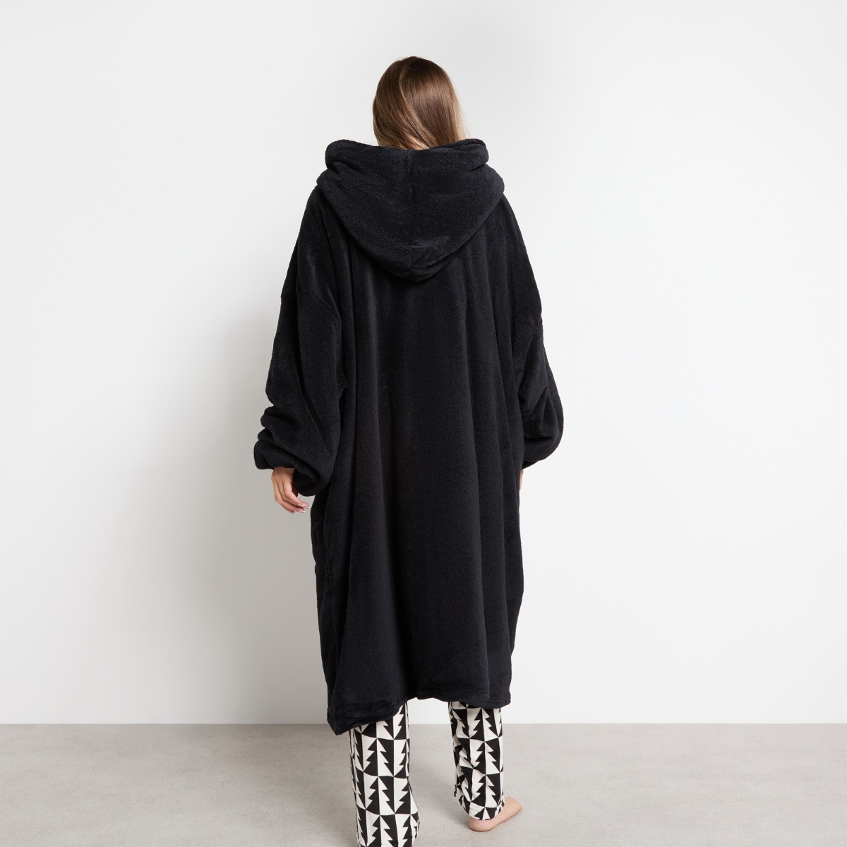 OHS Extra-Long Electric Heated Hoodie Blanket - Black>