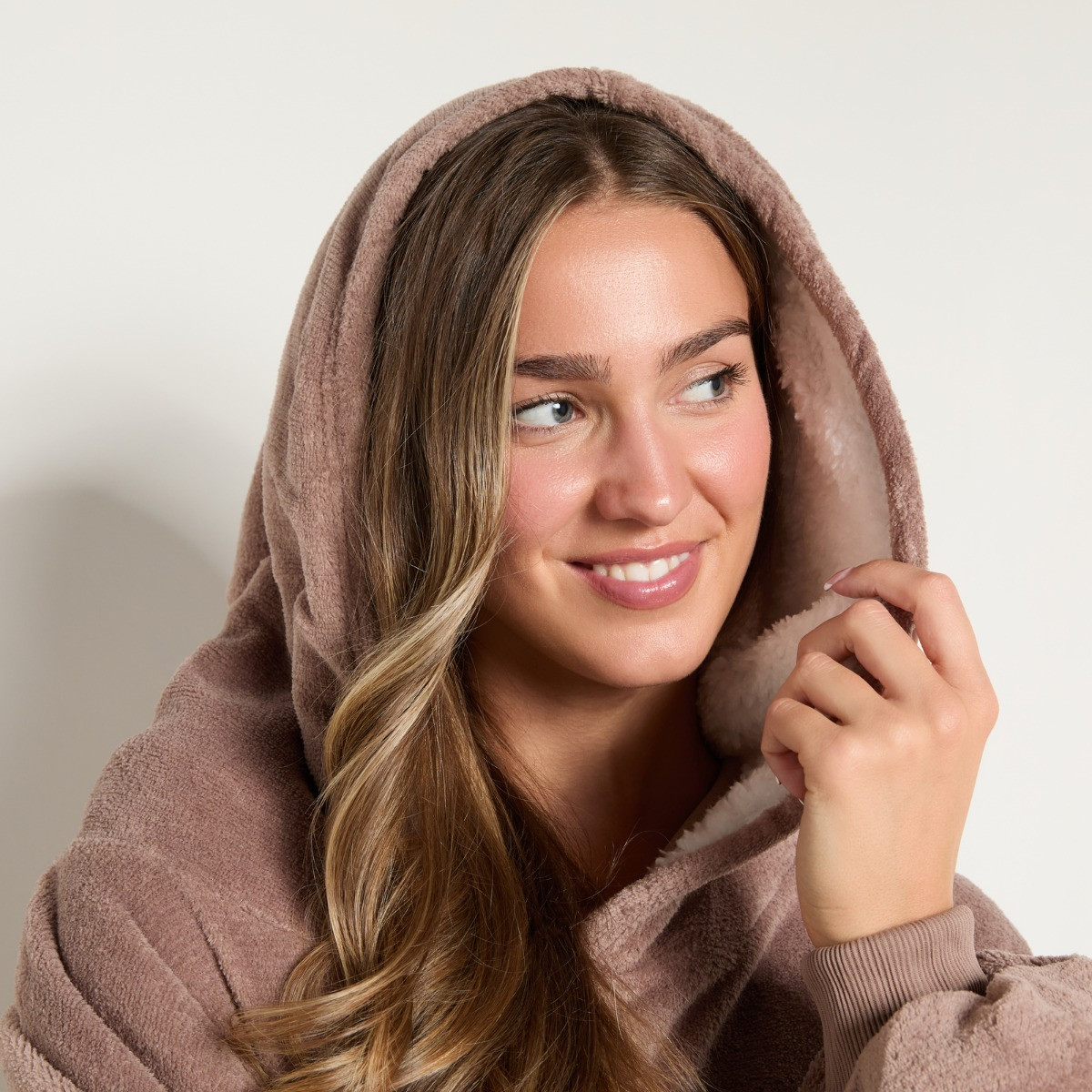 OHS Extra-Long Electric Heated Hoodie Blanket - Mink>