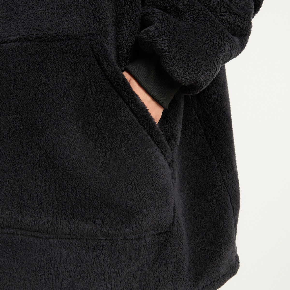 OHS Teddy Fleece Sherpa Reverse Hoodie Blanket - Black>