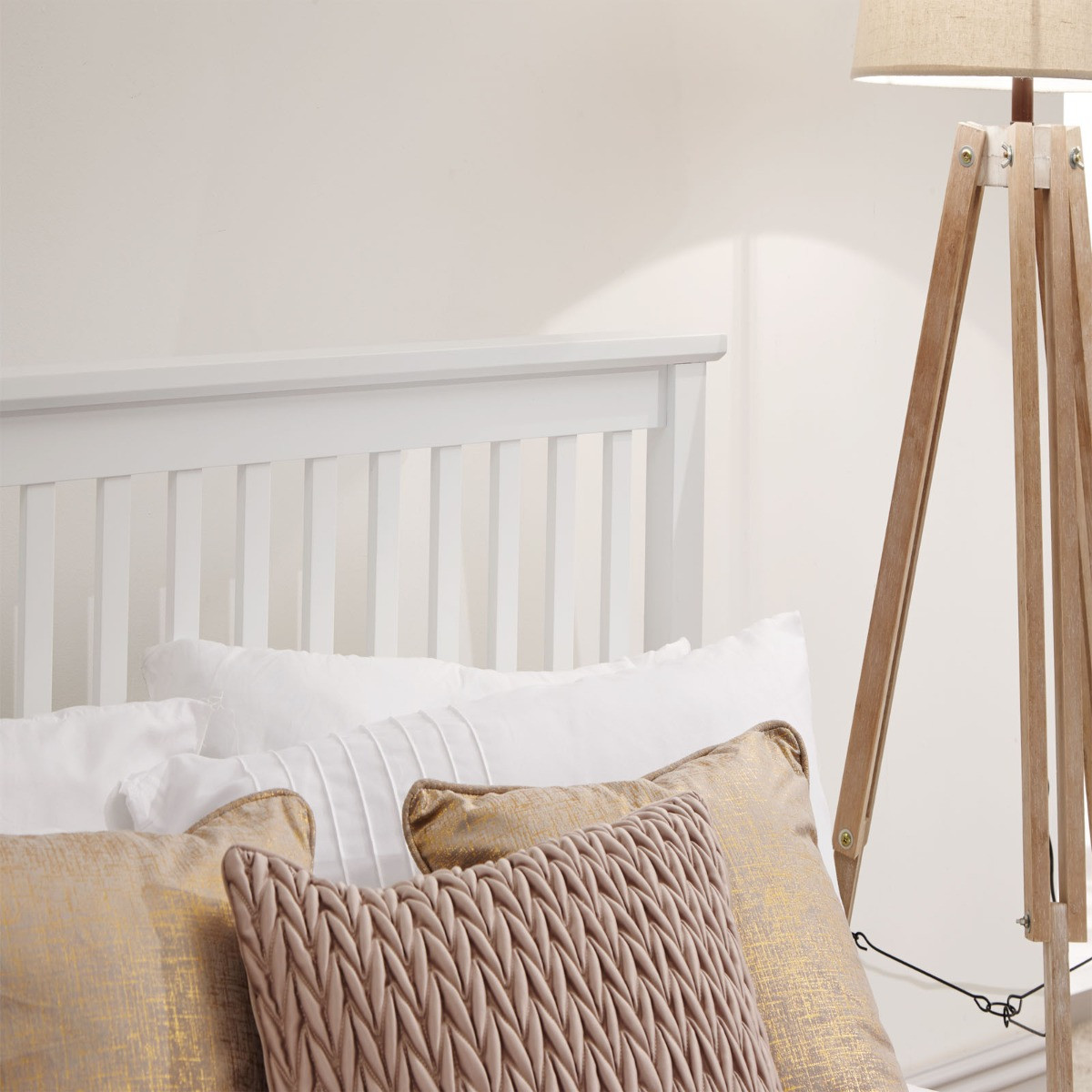 Como Wooden Ottoman Storage Bed, 5ft King - White>