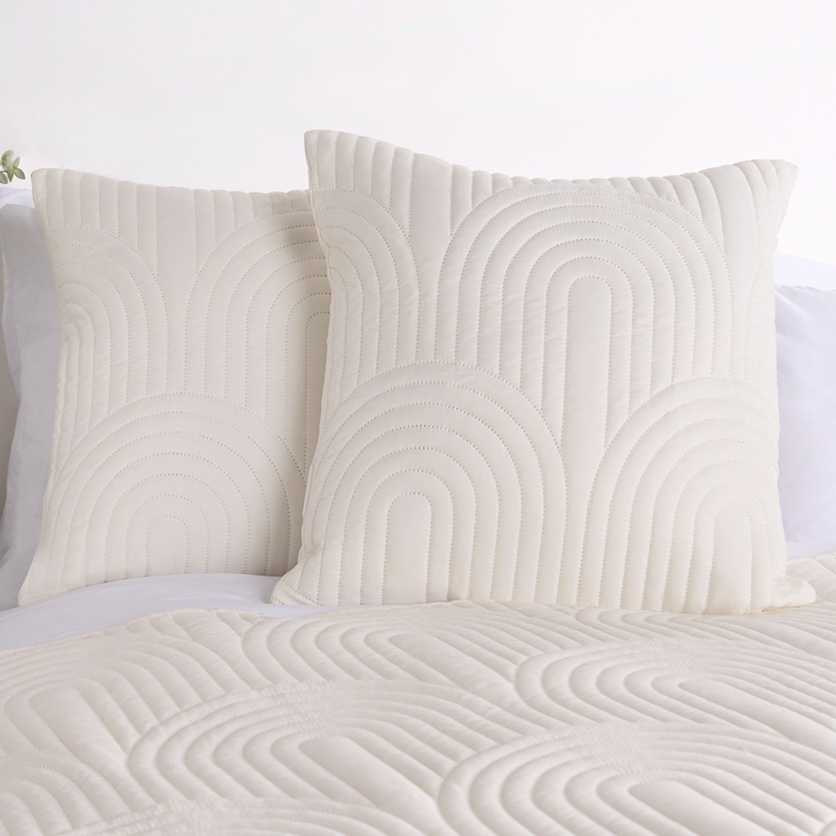OHS 4 Pack Arches Embossed Quilted Cushion Covers with Cushion - Cream>