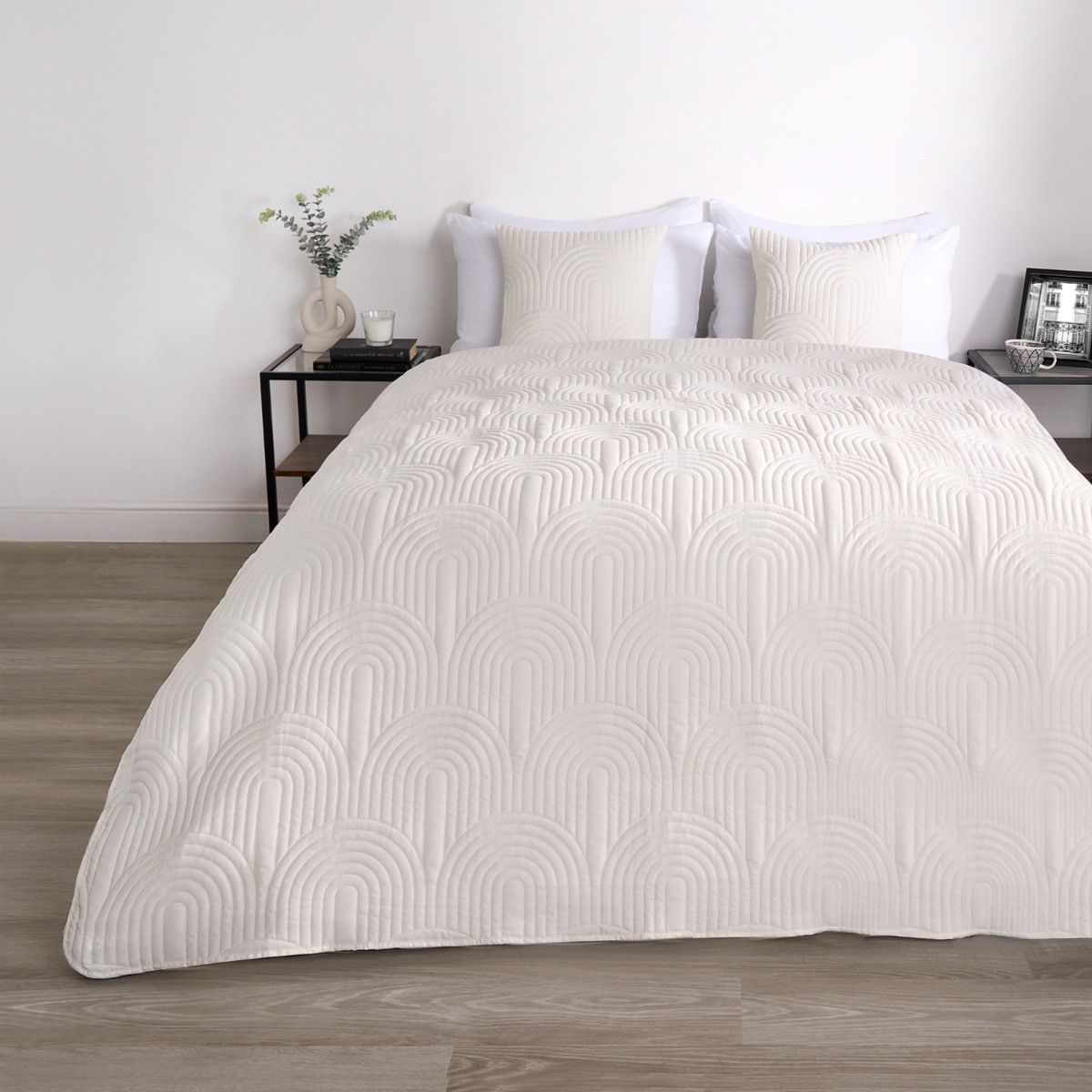 OHS Arches Quilted Throw, Cream - 200 x 240cmcm>