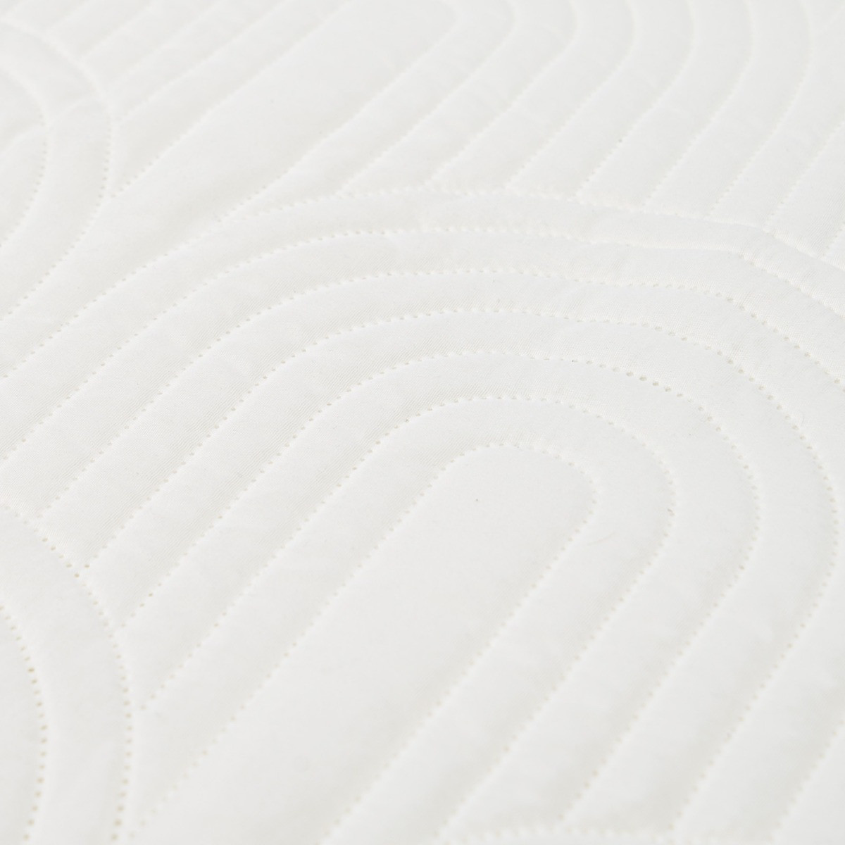 OHS Arches Quilted Throw, Cream - 200 x 240cmcm>