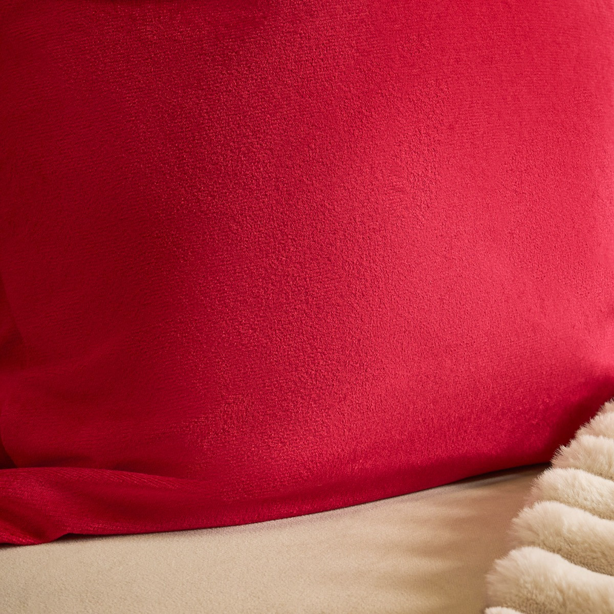 OHS Matte Velvet Cushion Covers - Red>