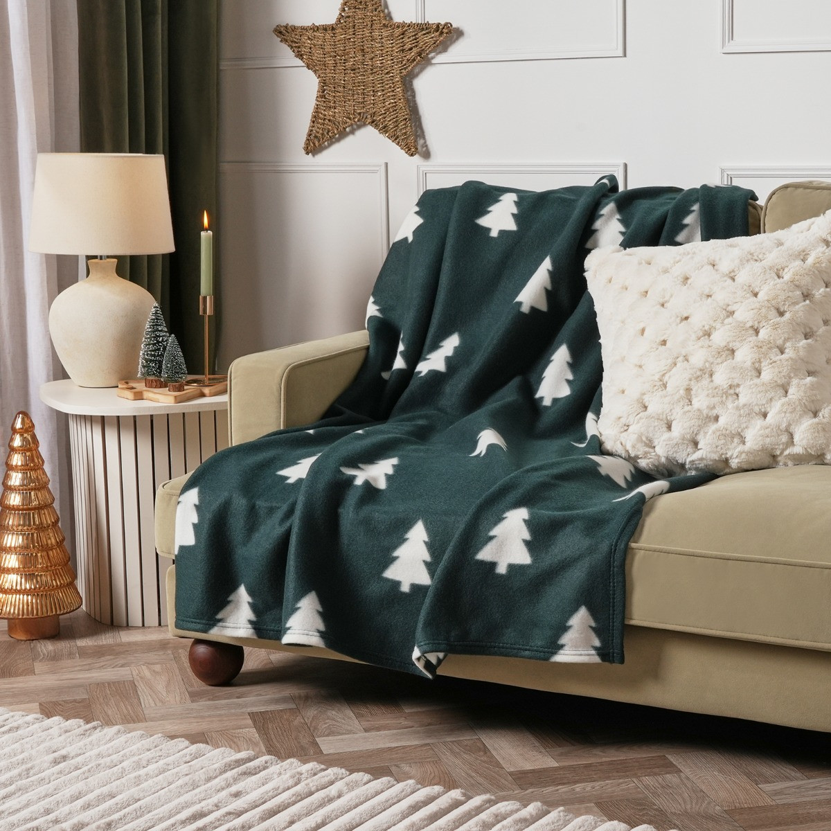 OHS Christmas Tree Print Fleece Throw - Green>