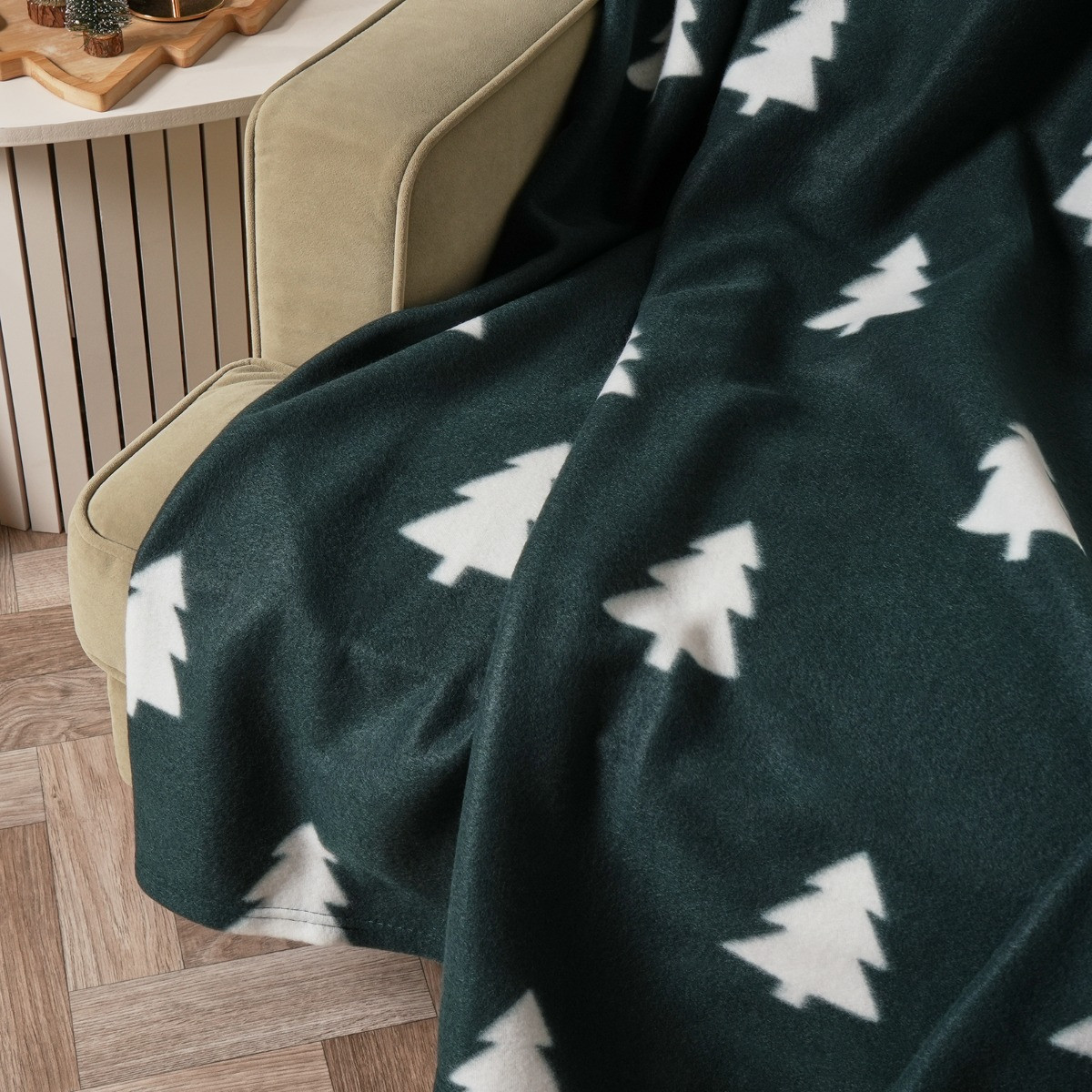 OHS Christmas Tree Print Fleece Throw - Green>