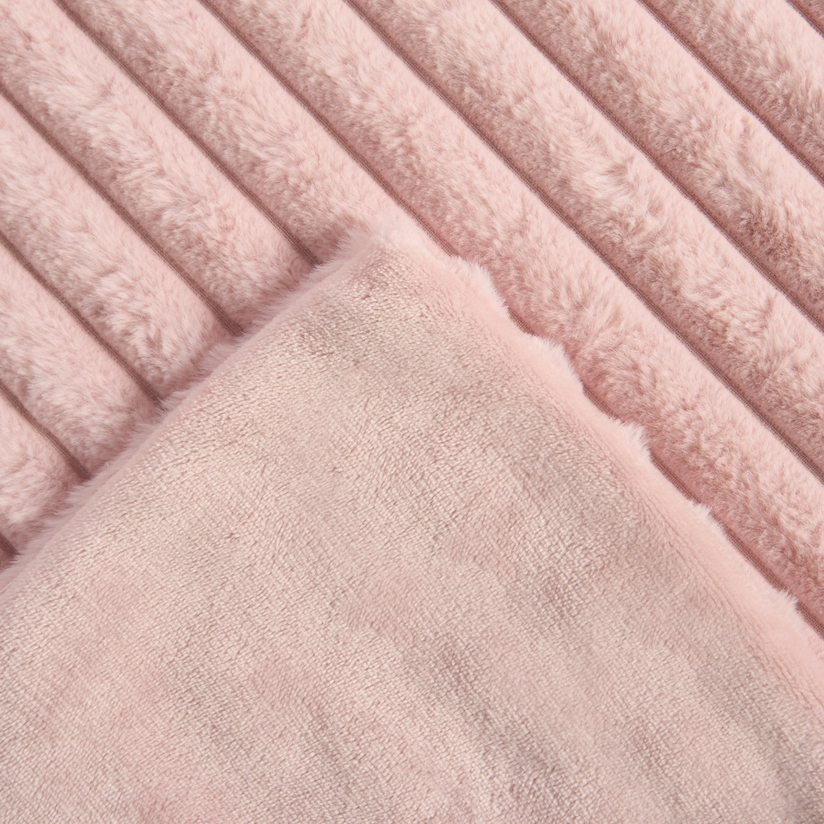 OHS Faux Fur Thick Ribbed Throw - Blush >