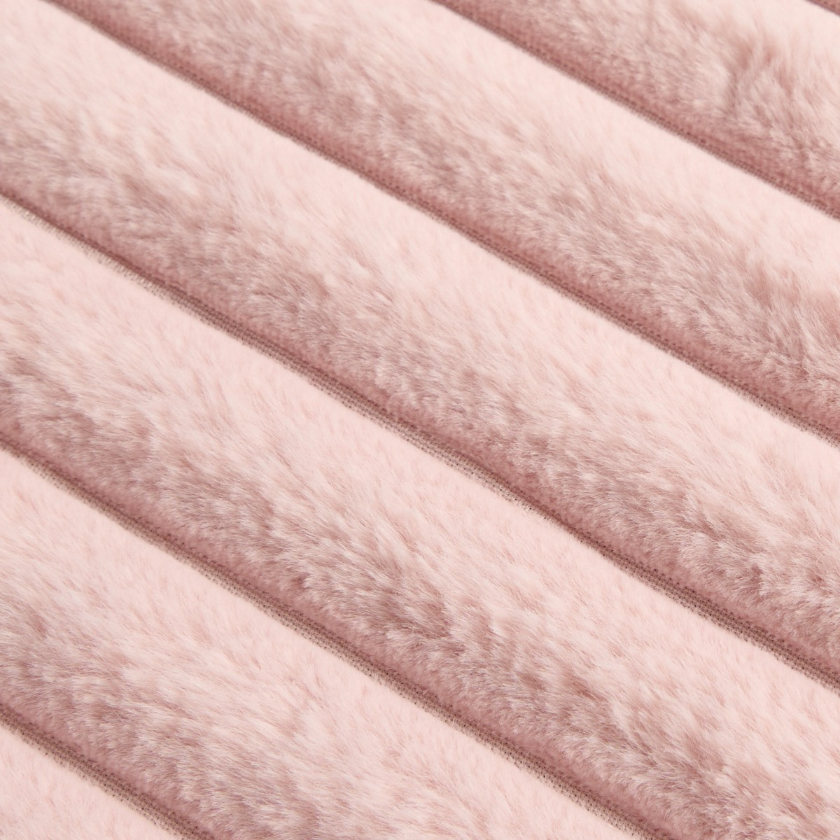 OHS Faux Fur Thick Ribbed Throw - Blush >