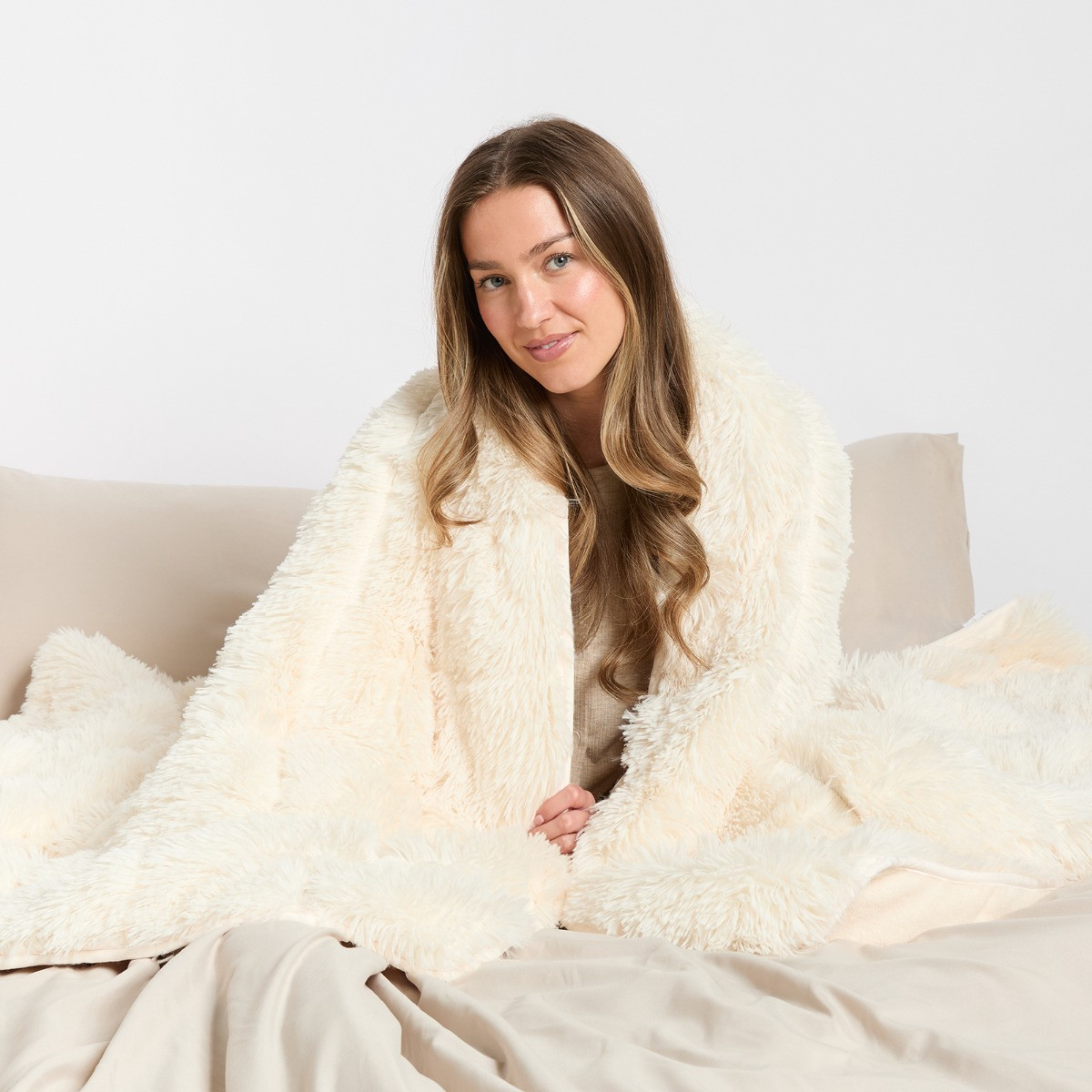OHS Fluffy Faux Fur Weighted Blanket, Cream - 8kg>
