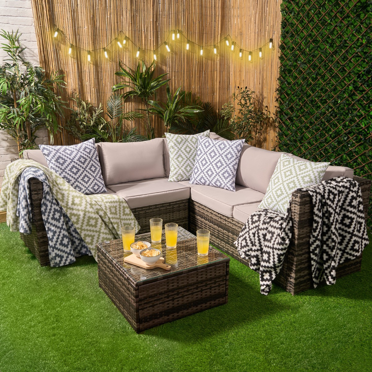 OHS Fleece Geometric Print Throw - Grey>