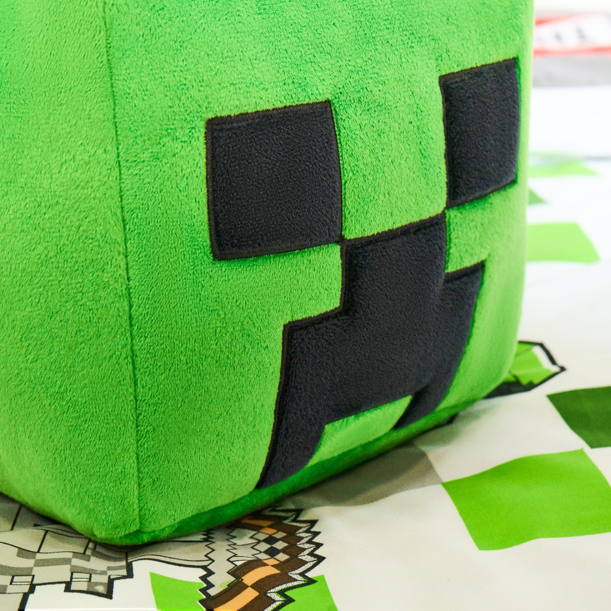 OHS Minecraft Creeper Head Cushion - Green>