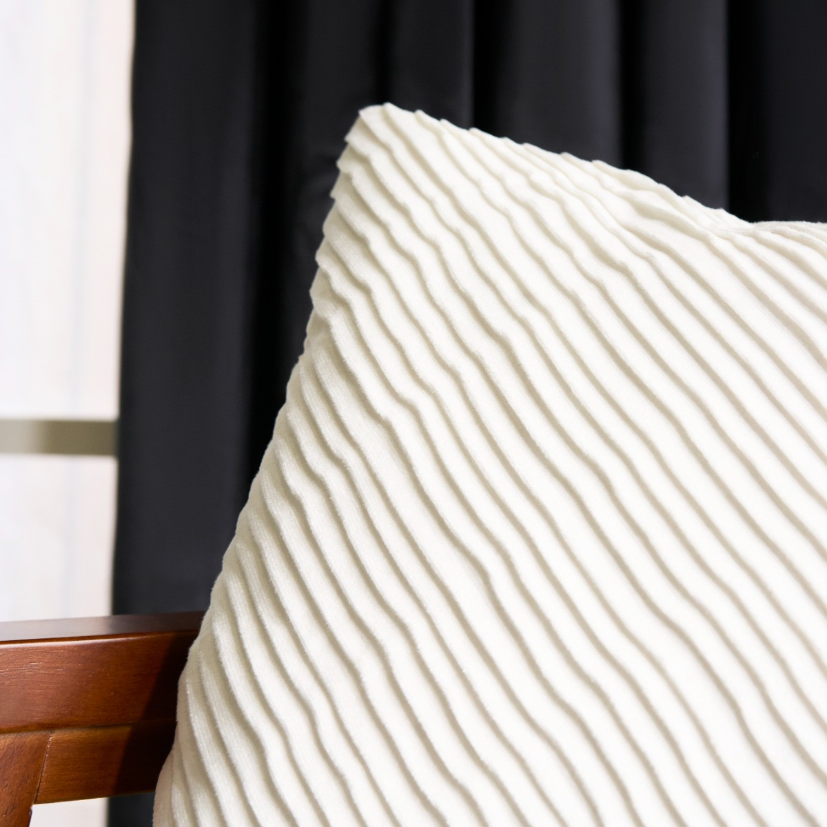 OHS 4 Pack Pleated Velvet Cushion Covers - Cream>