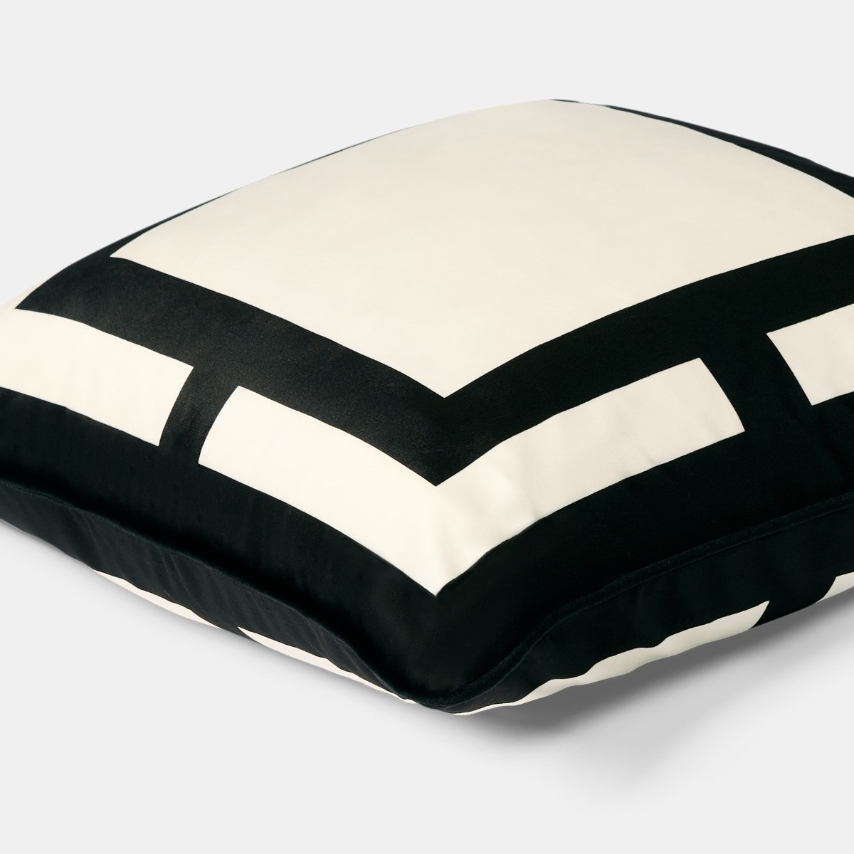 OHS 4 Pack Square Print Cushion Covers with Cushion - Monochrome>