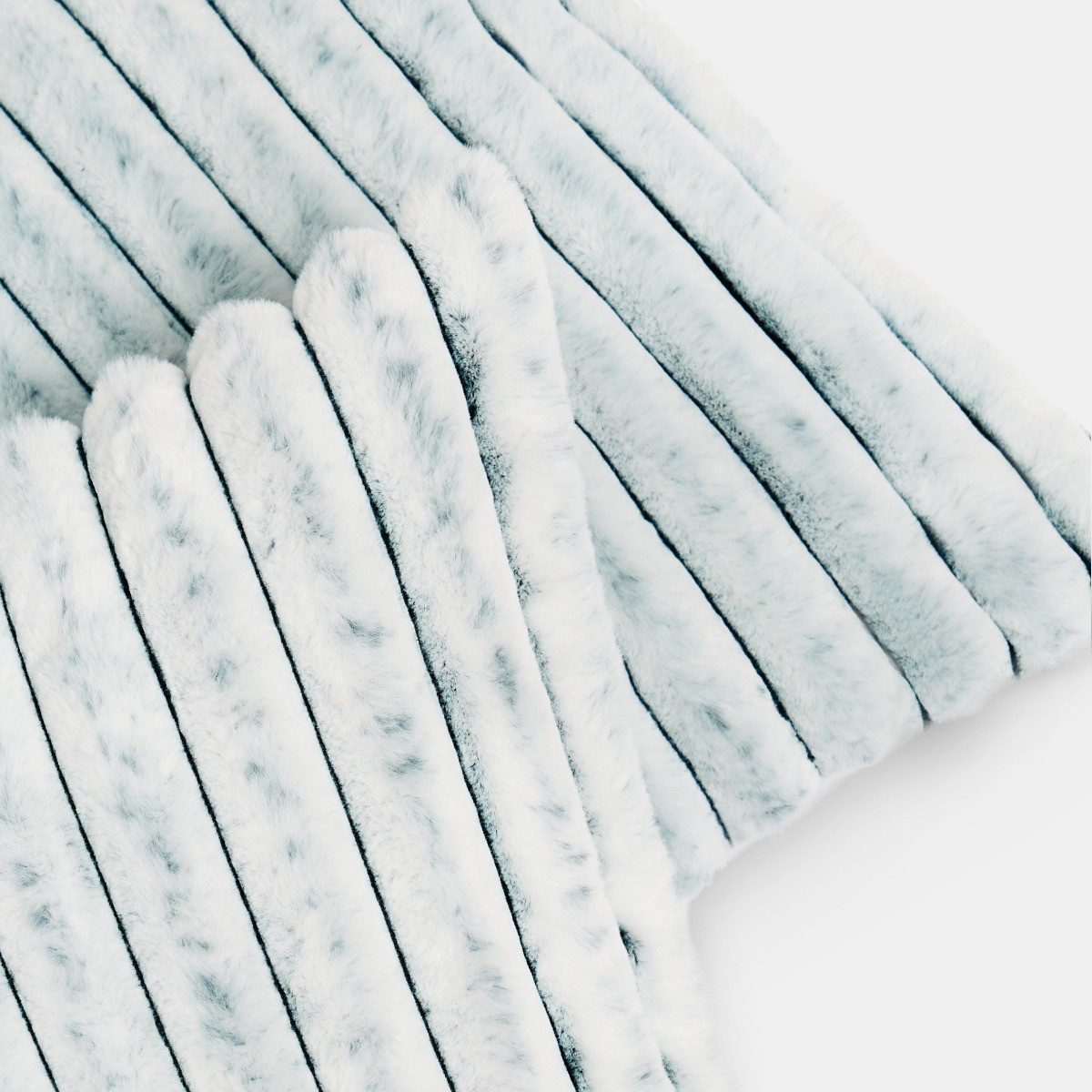 OHS Two Tone Ribbed Cushion Covers - Navy/White>