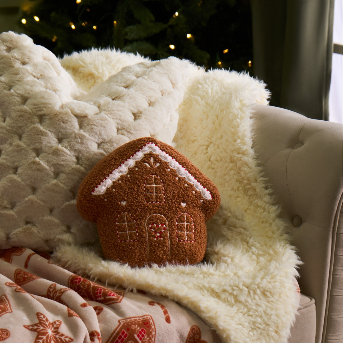 OHS Gingerbread House Cushion - Brown>