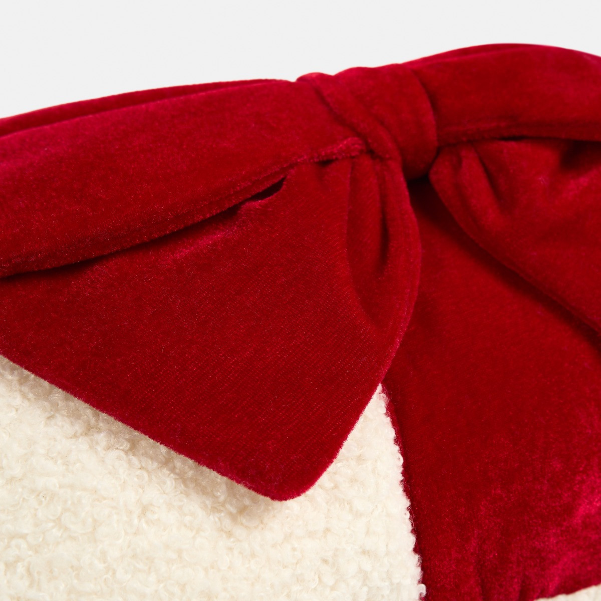 OHS Bow Wrapped Cushion - Red/Cream>